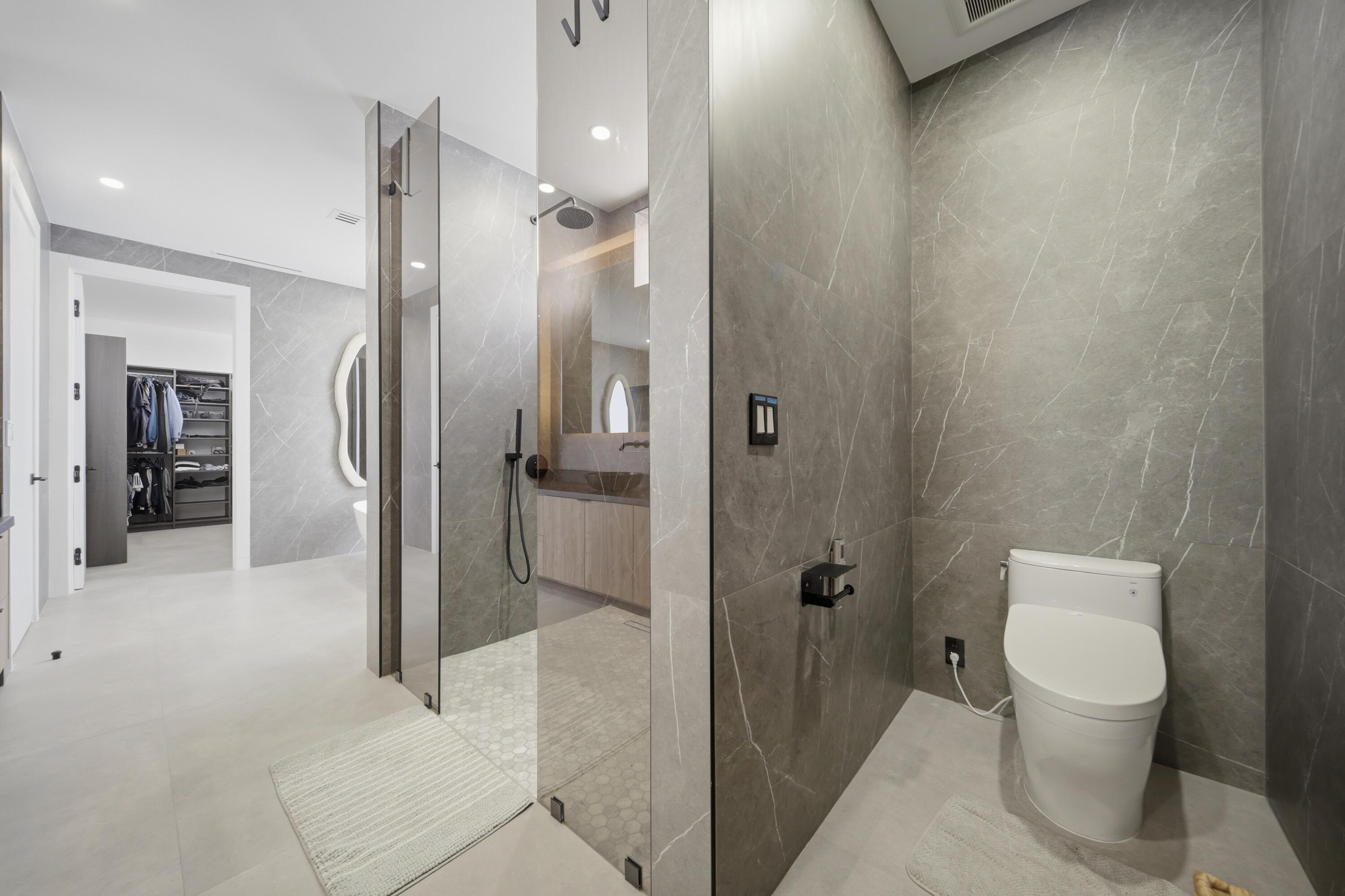 LAS OLAS BY THE SEA EXT - Residential