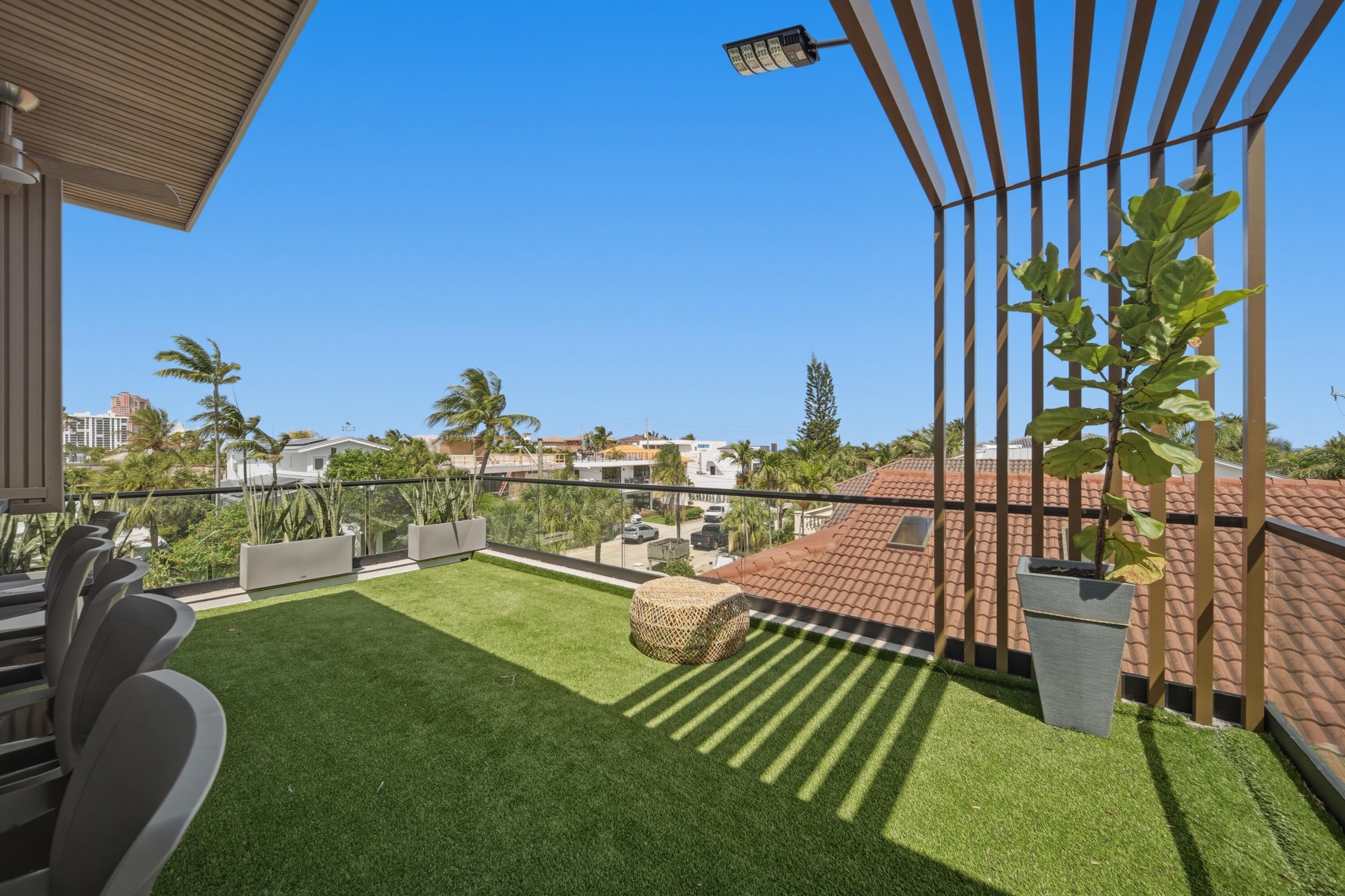 LAS OLAS BY THE SEA EXT - Residential