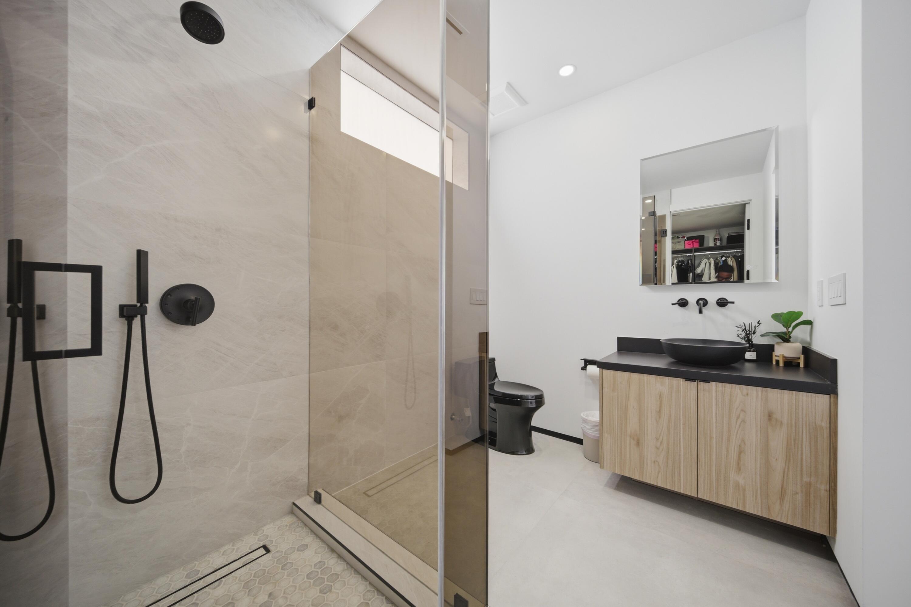 LAS OLAS BY THE SEA EXT - Residential