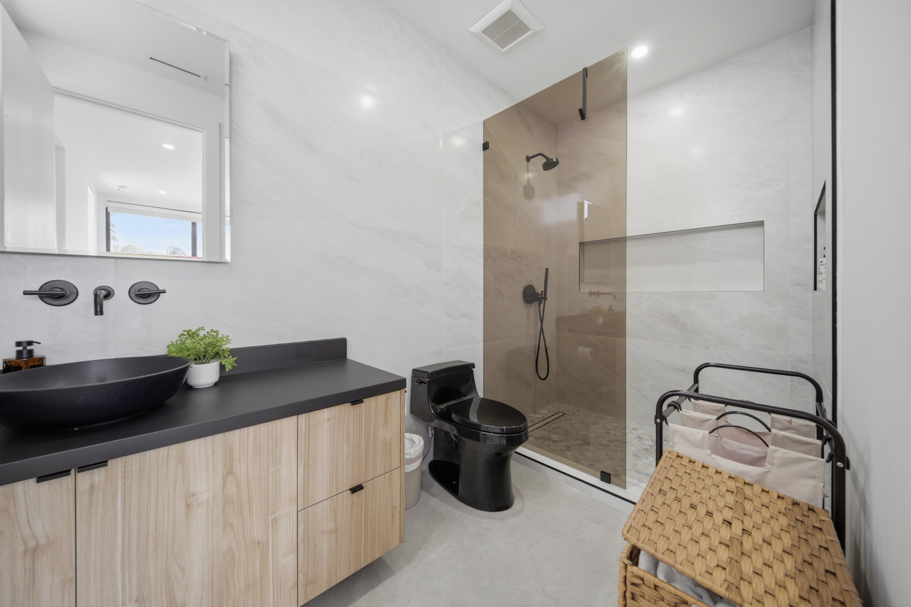 LAS OLAS BY THE SEA EXT - Residential