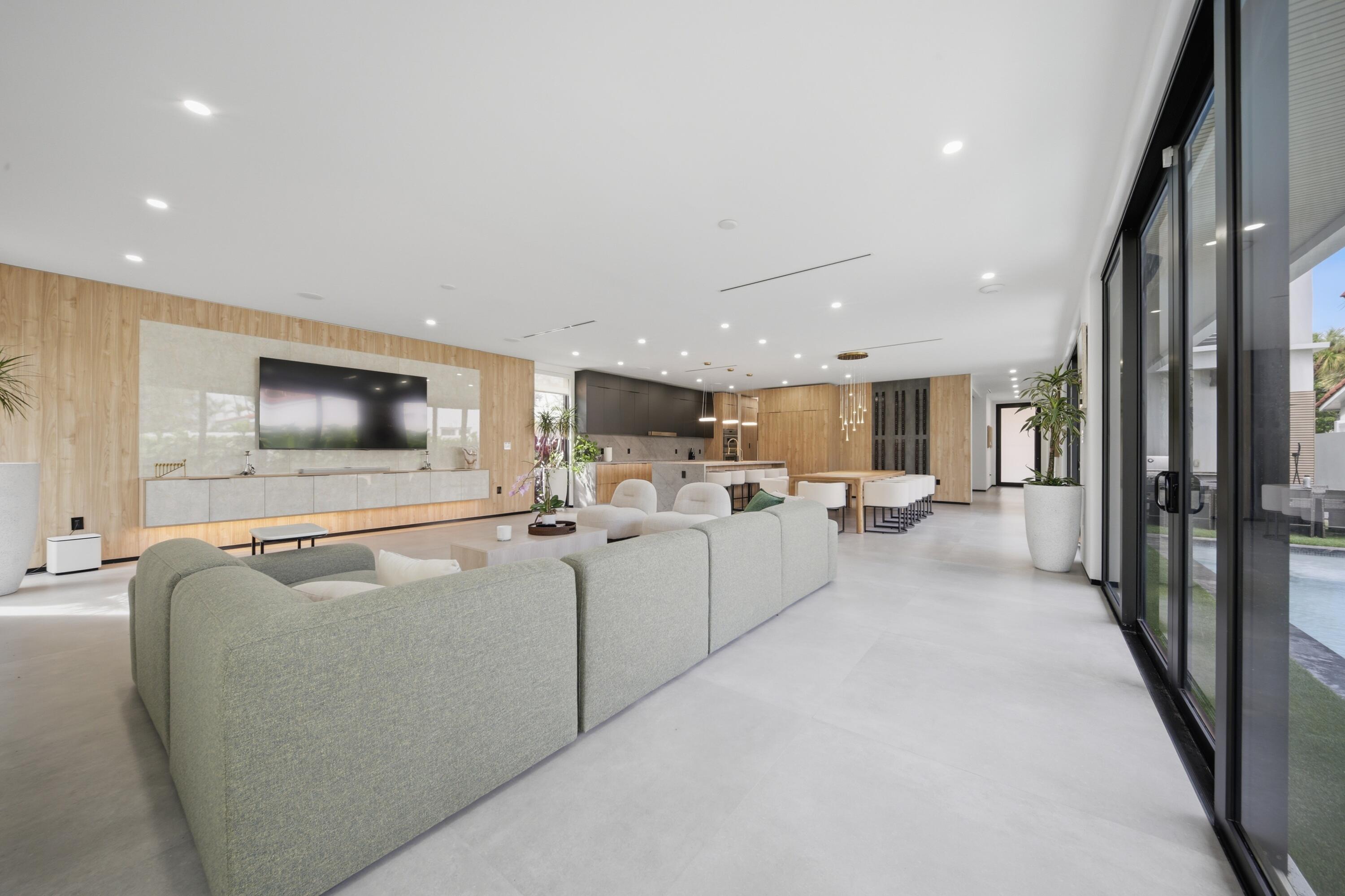 LAS OLAS BY THE SEA EXT - Residential