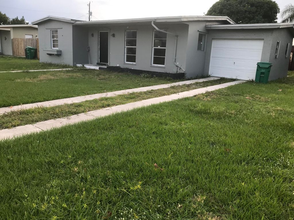 Photo of 391 SE Solaz Avenue, Port Saint Lucie, FL 34983 (MLS # R10800201)
