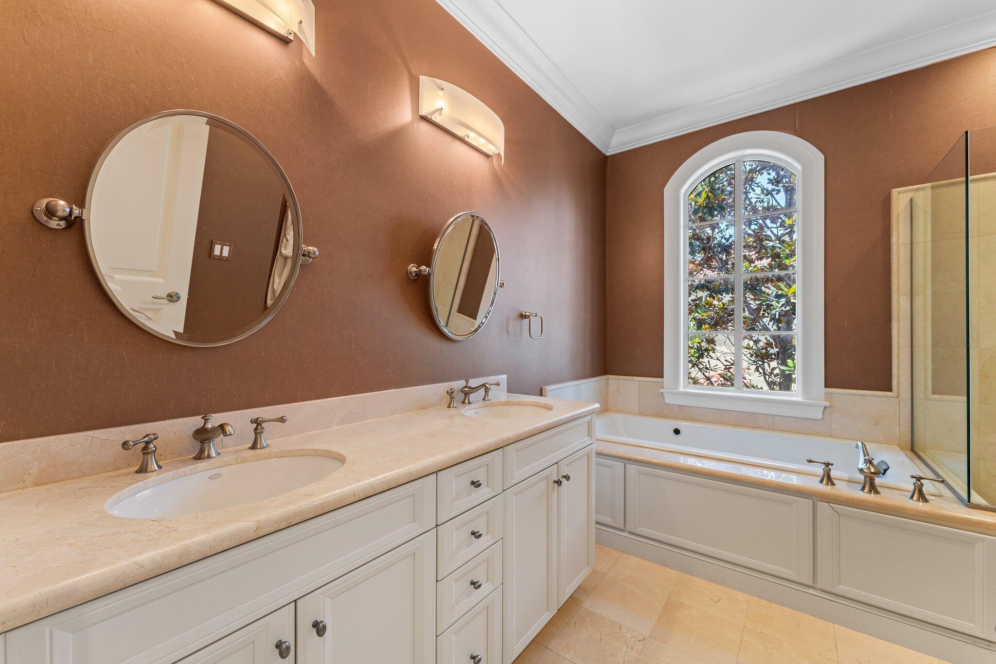 RITZ CARLTON GOLF CLUB & - Residential