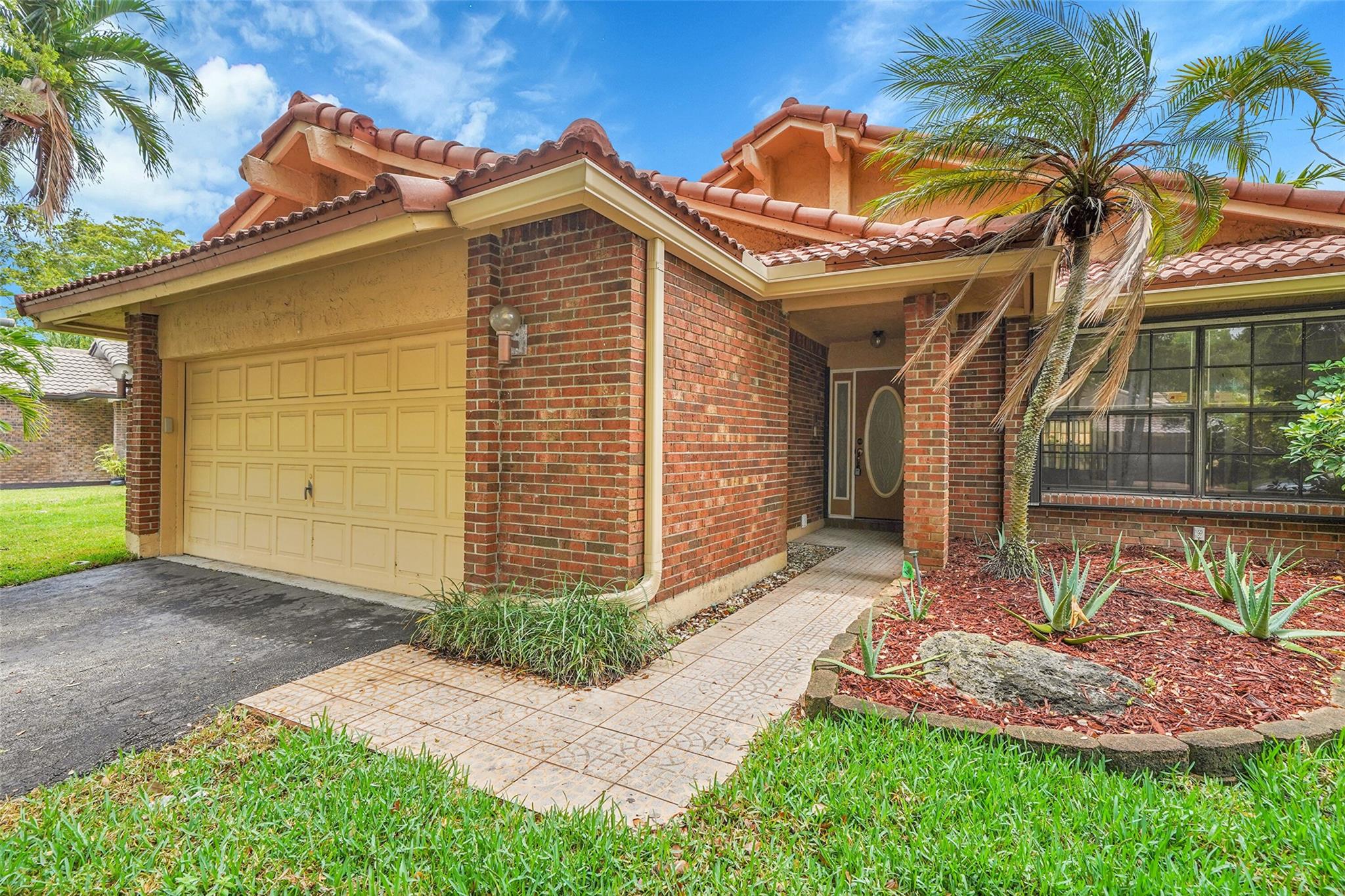 3360 E Point Drive