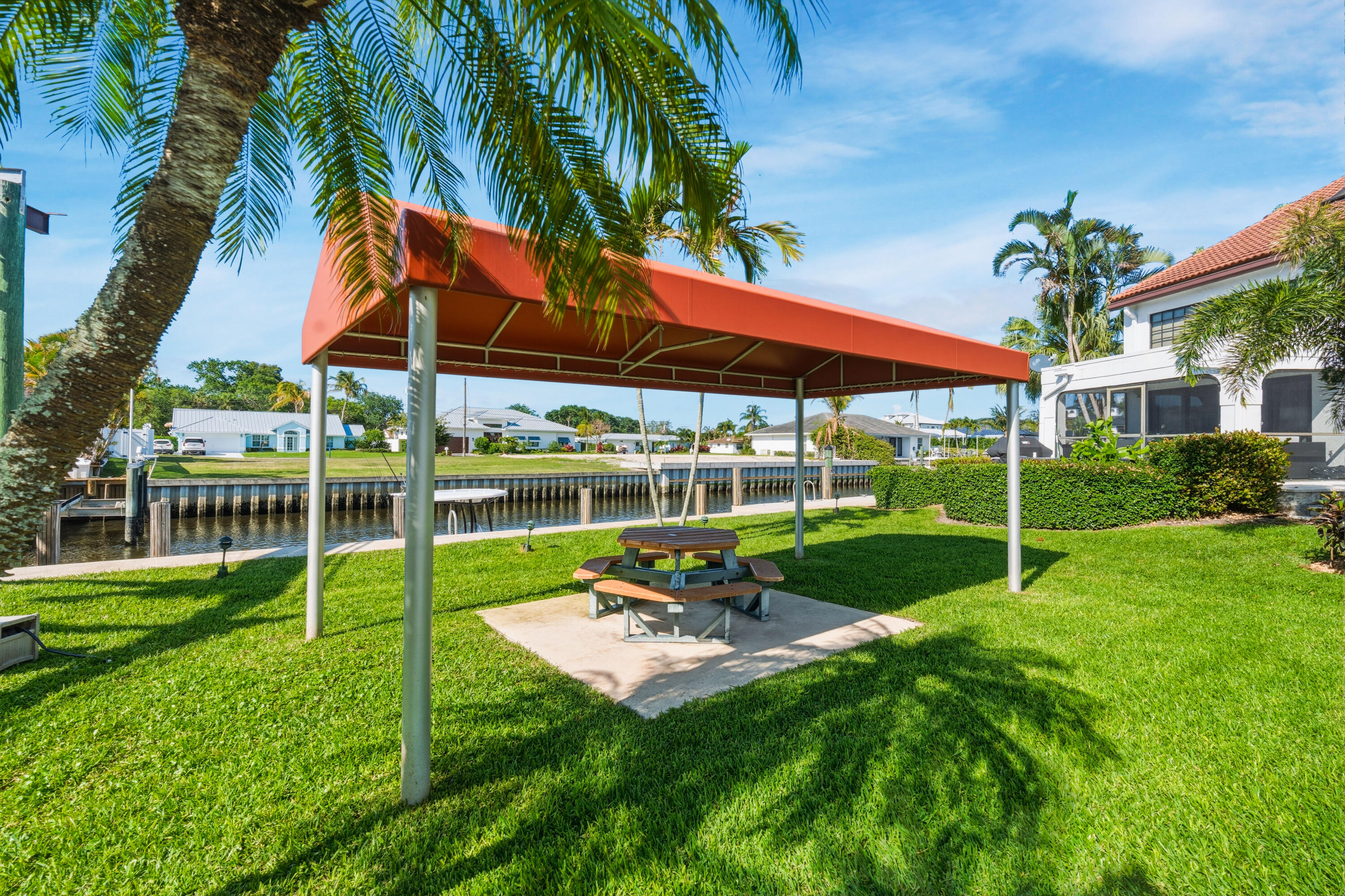 MARINERS COVE 1 - Residential