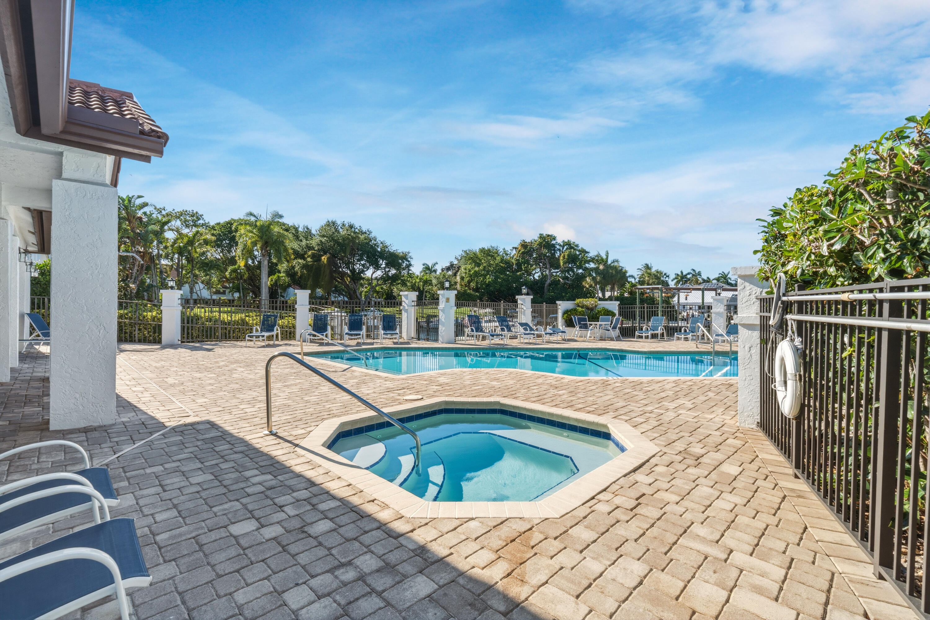 MARINERS COVE 1 - Residential