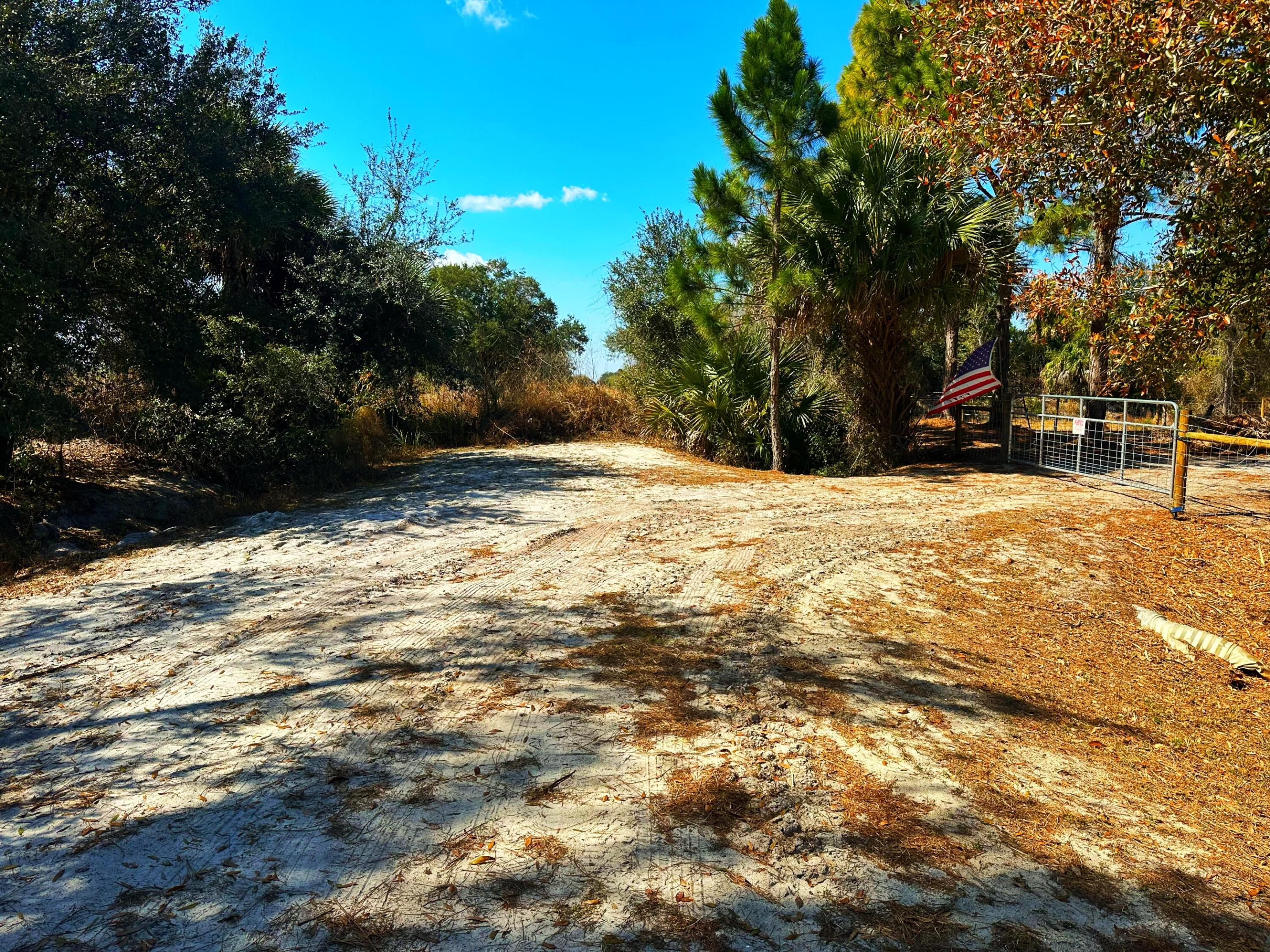 VIKING ESTATES - Land