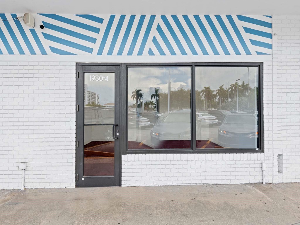 1930 E Sunrise Boulevard 4