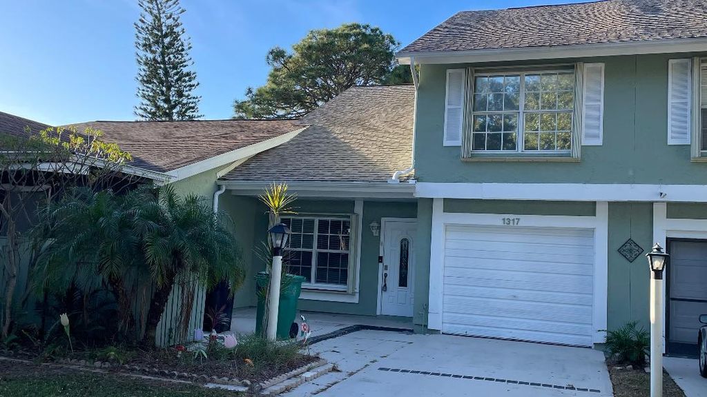 Photo of 1317 SE Rivergreen Circle, Port Saint Lucie, FL 34952 (MLS # R11083574)