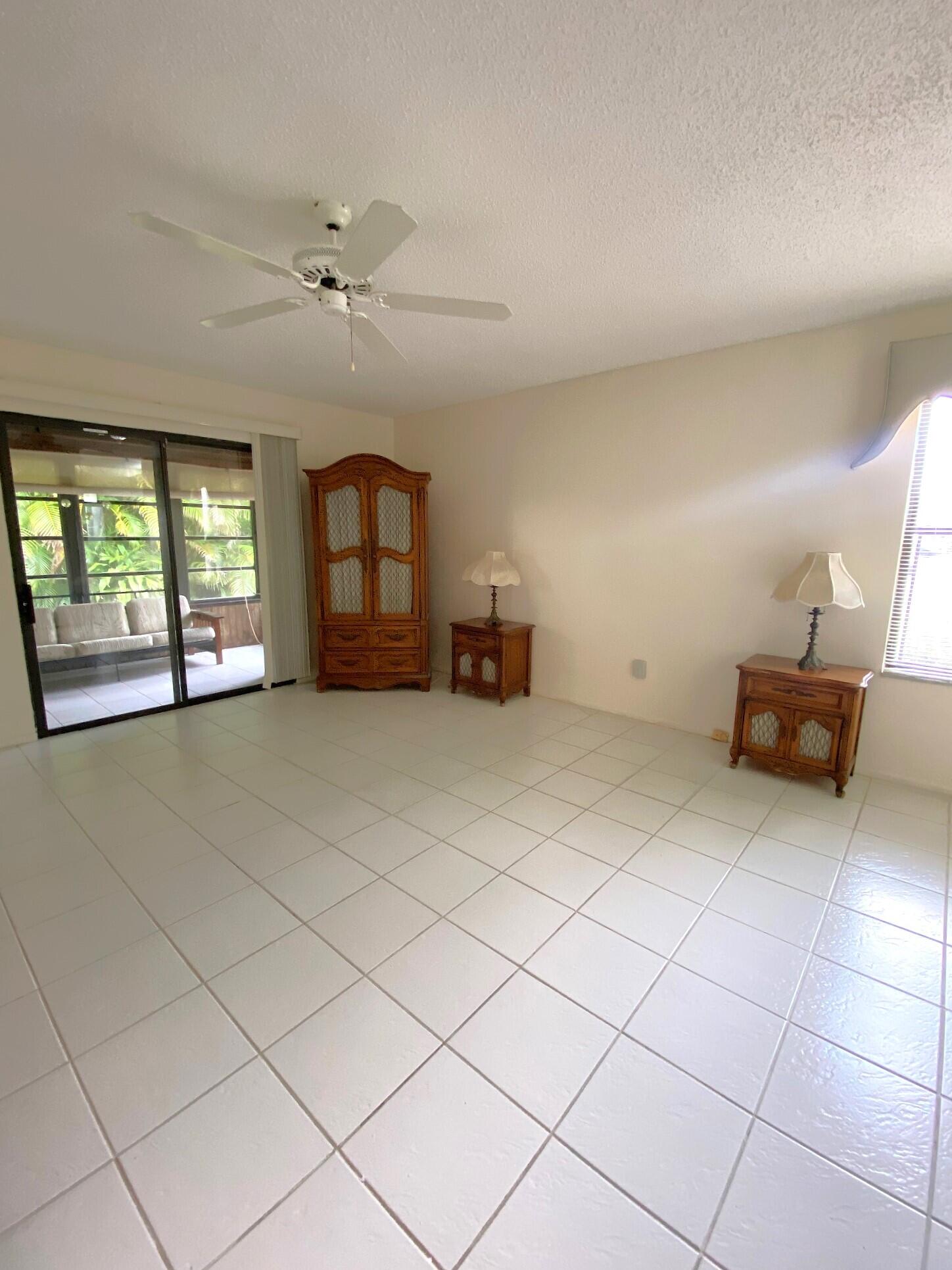 STRATHMORE GATE I UNIT TWO - Residential