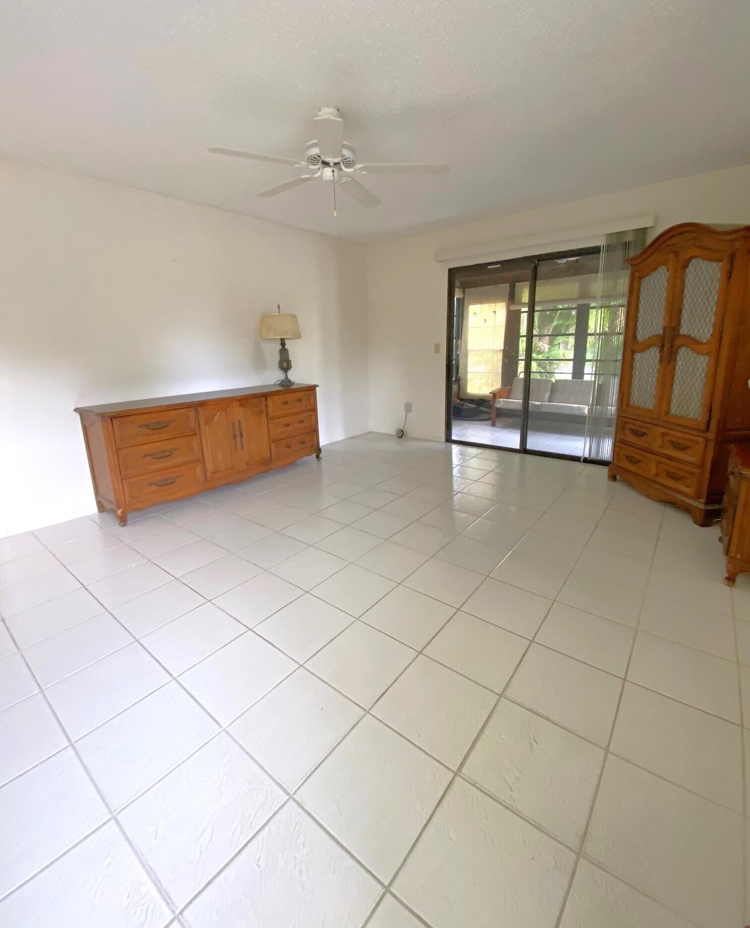 STRATHMORE GATE I UNIT TWO - Residential