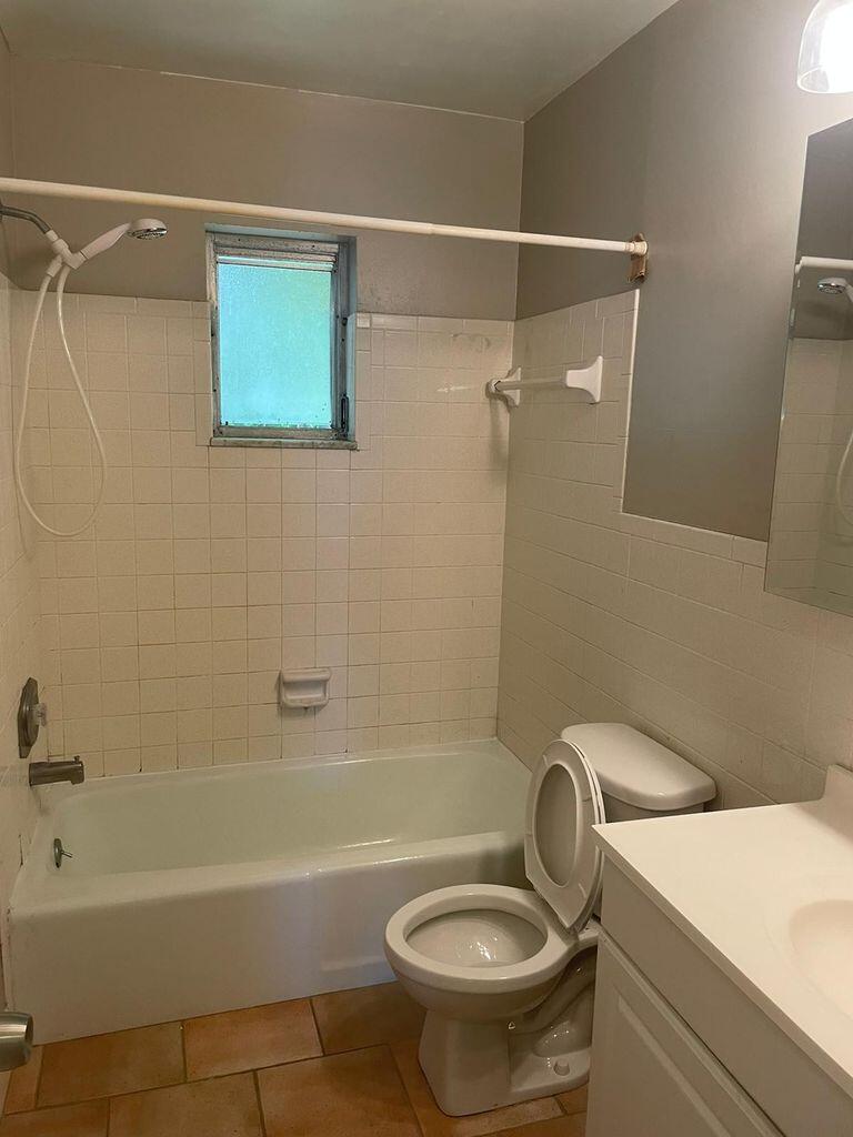 SIBELIANA APTS CONDO - Residential Lease