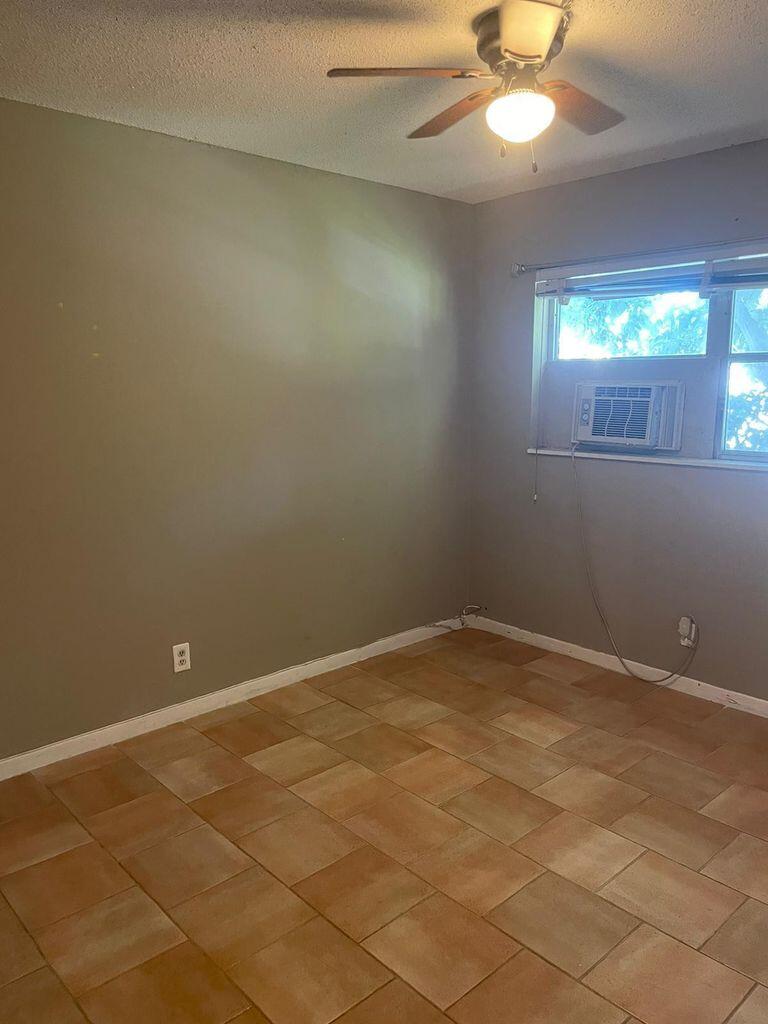 SIBELIANA APTS CONDO - Residential Lease