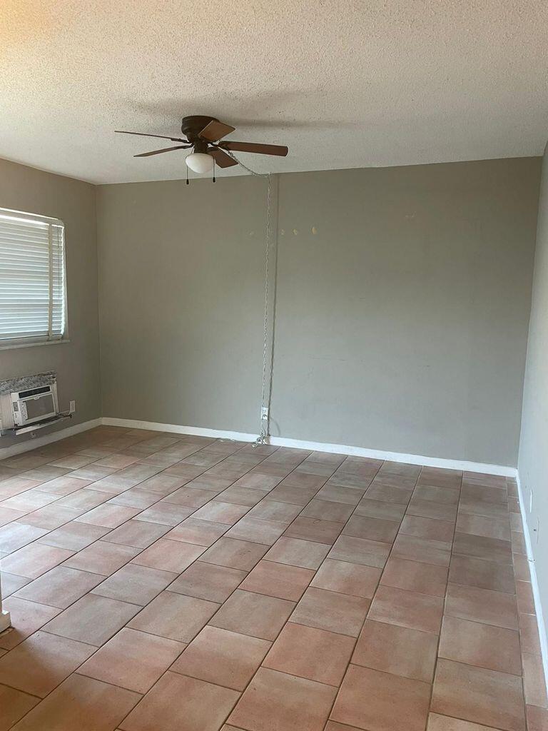 SIBELIANA APTS CONDO - Residential Lease