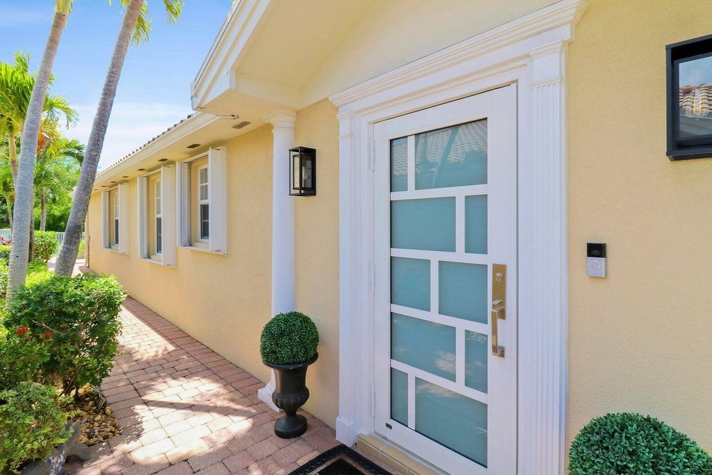 Photo of 5021 Magnolia Bay Circle, Palm Beach Gardens, FL 33418 (MLS # R11089287)