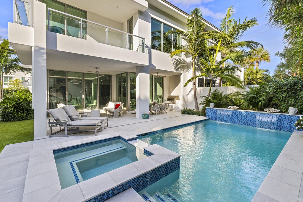 Photo of 402 Ocean One Lane, Juno Beach, FL 33408 (MLS # B26011819)