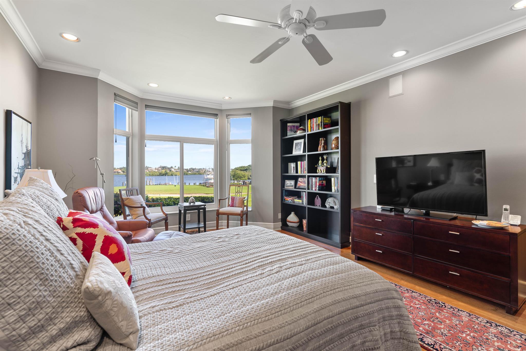 ADMIRALS COVE - Residential