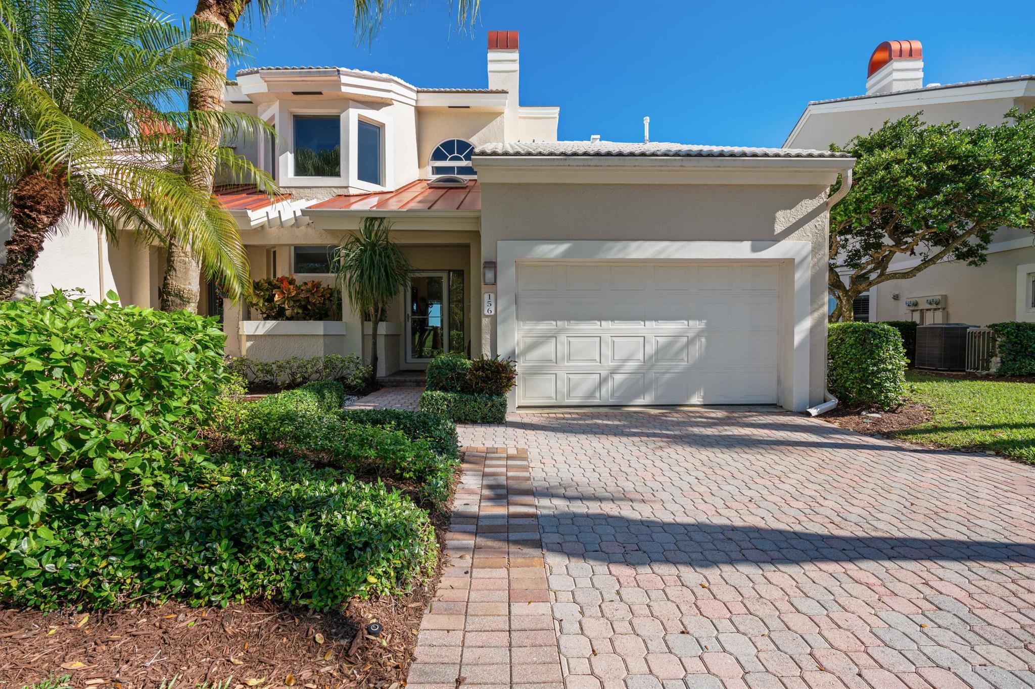 ADMIRALS COVE - Residential