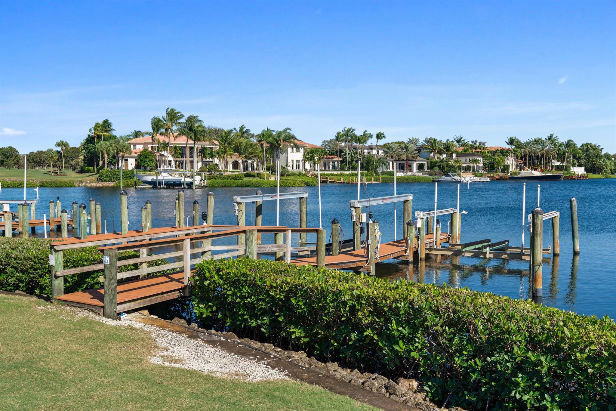 ADMIRALS COVE - Residential