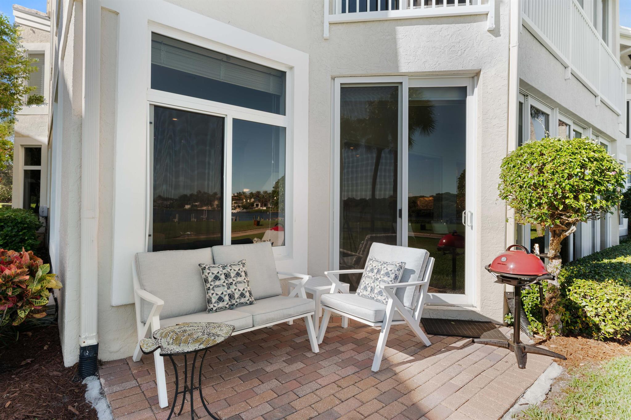 ADMIRALS COVE - Residential