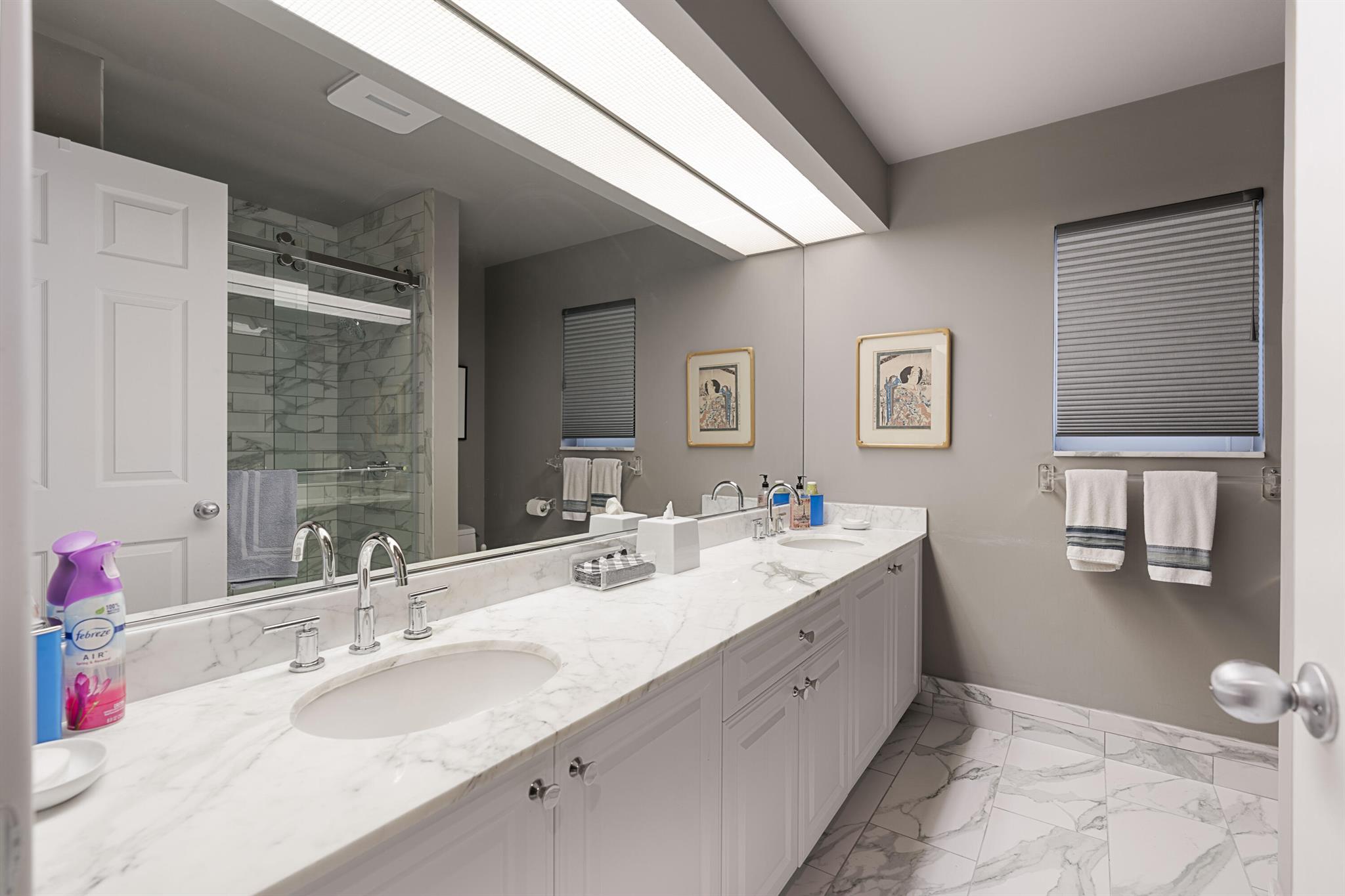 ADMIRALS COVE - Residential