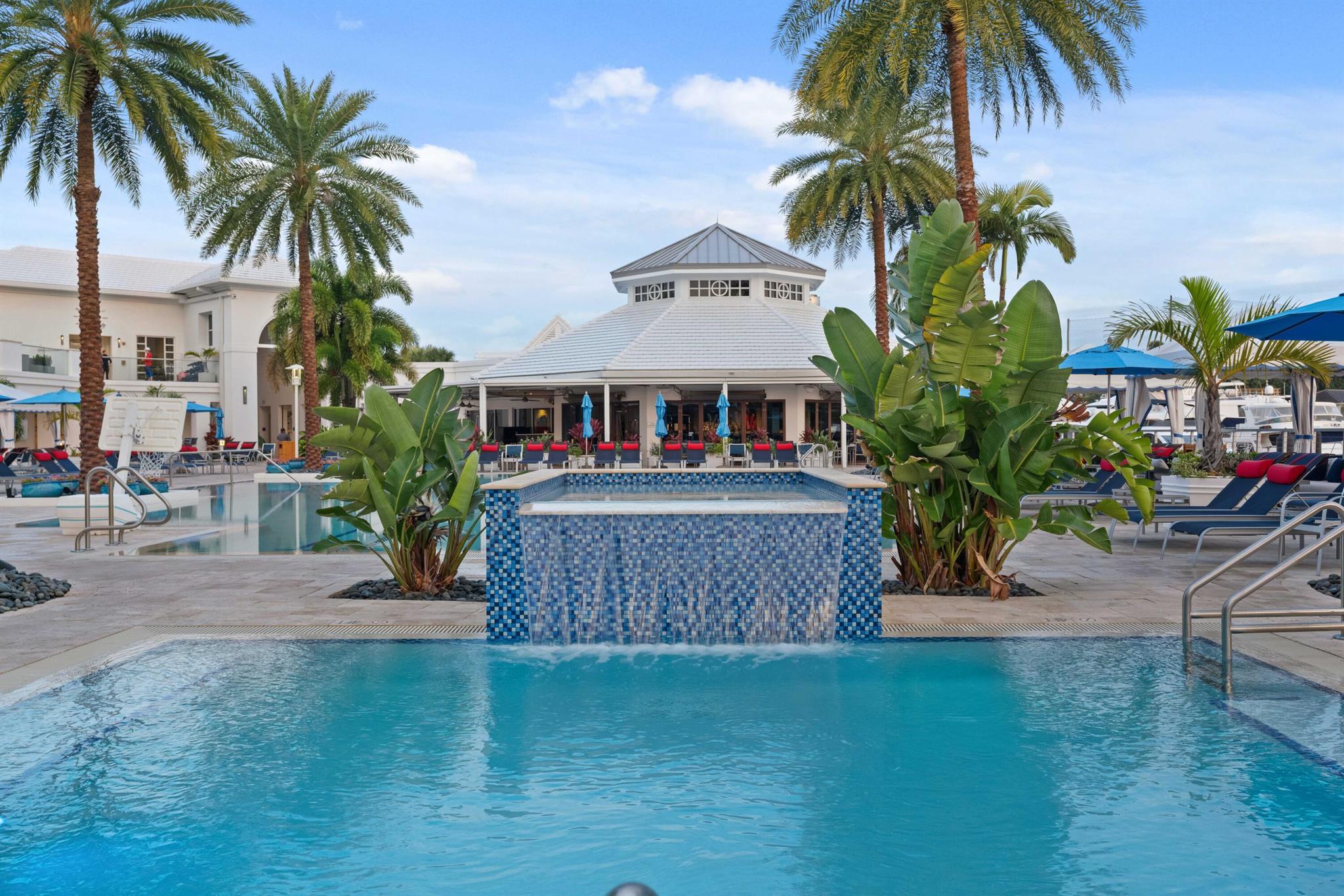 ADMIRALS COVE - Residential