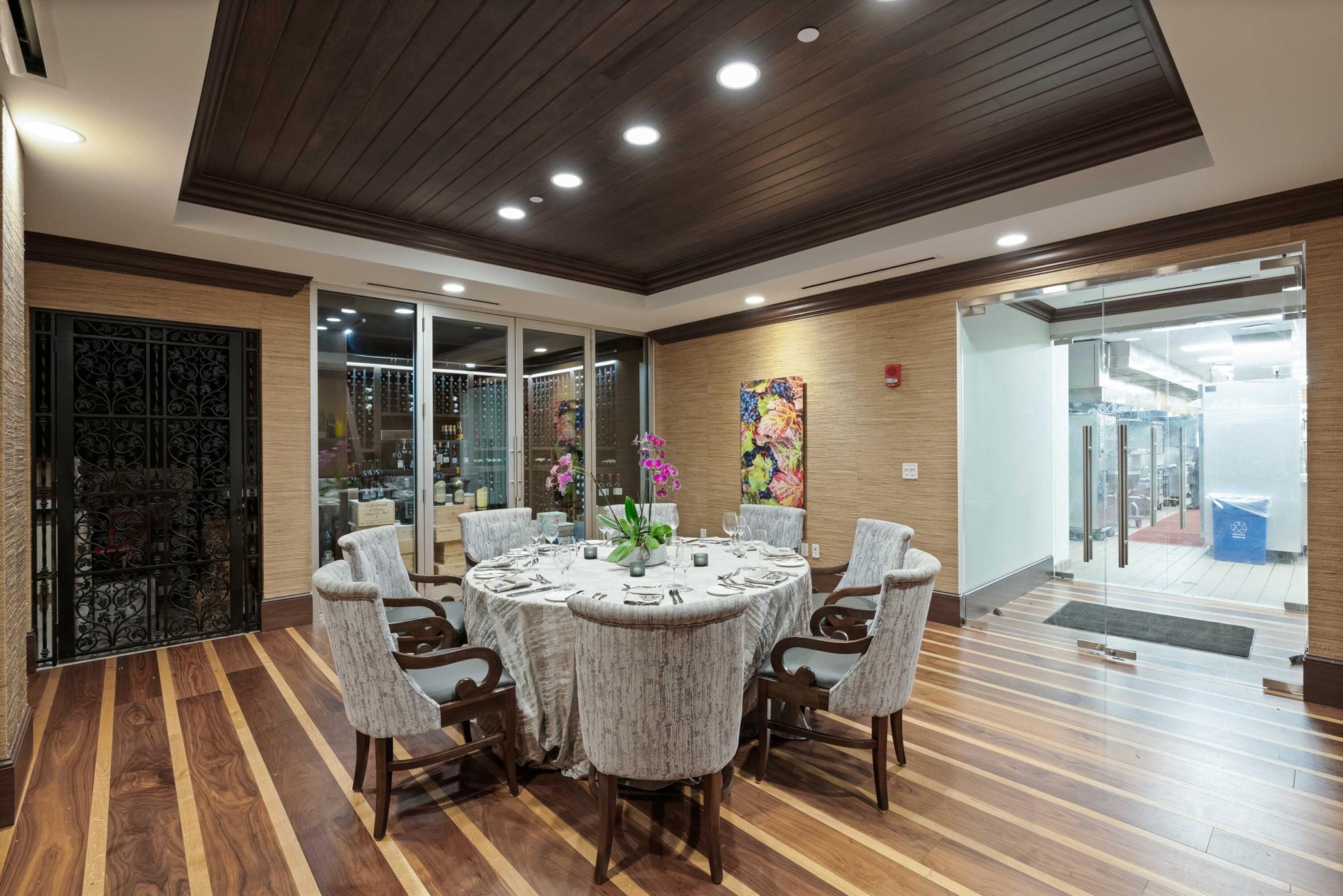 ADMIRALS COVE - Residential