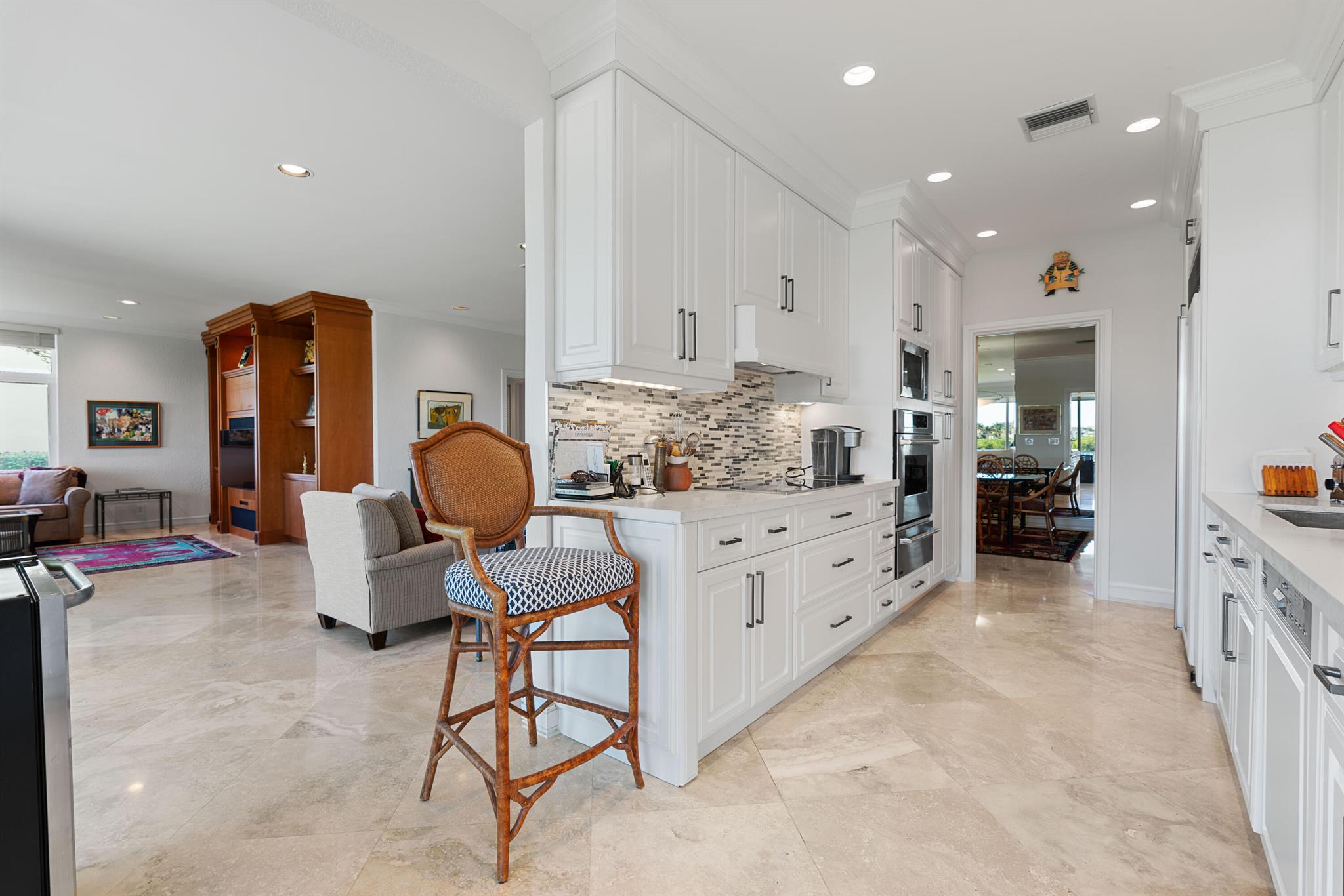 ADMIRALS COVE - Residential