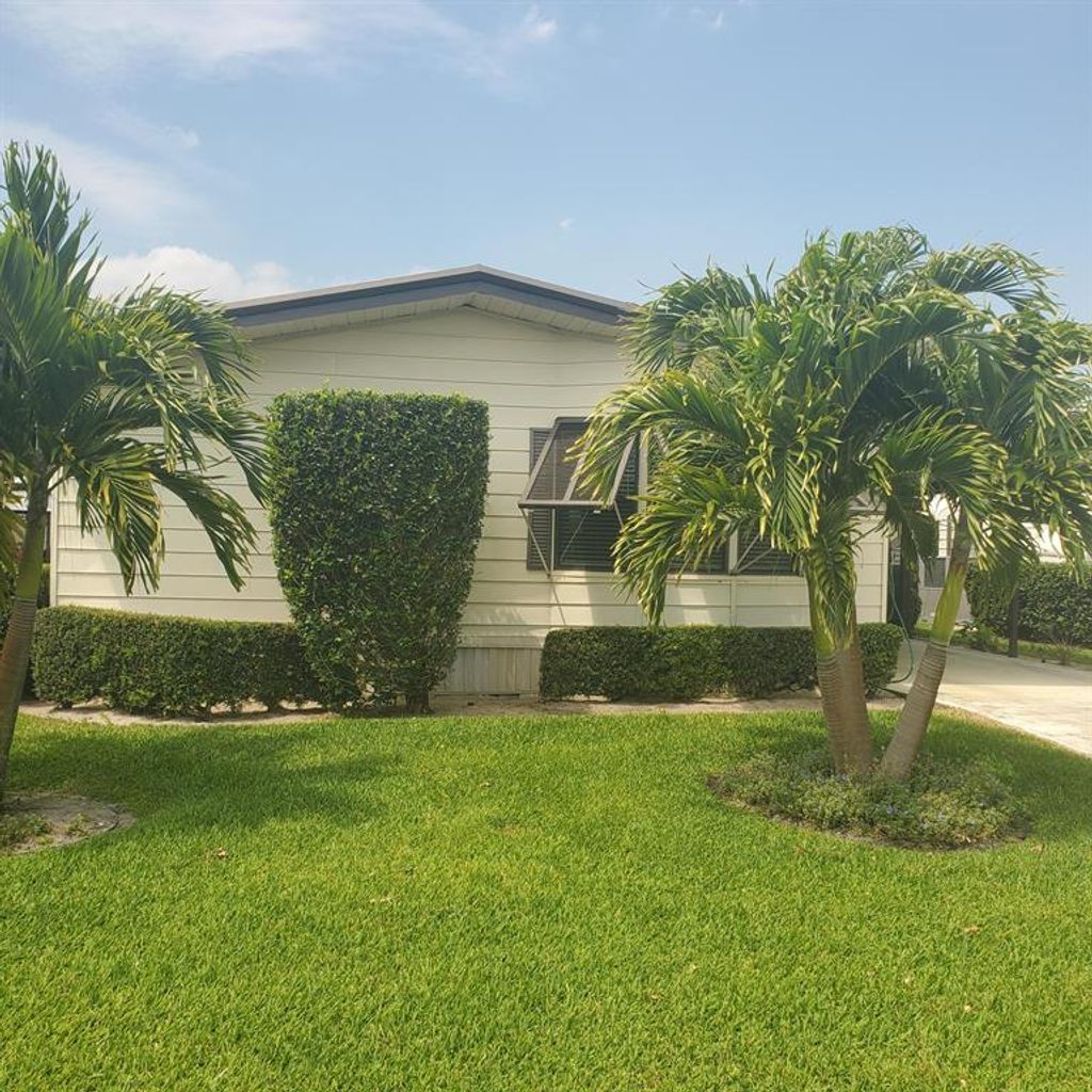 Photo of 7904 SE Saratoga Drive, Hobe Sound, FL 33455 (MLS # R10741199)