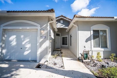 4723 SW 12th Place Deerfield Beach FL 33442