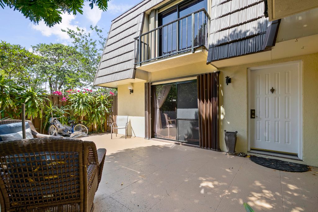 Photo of 1011 10th Court Ct, Palm Beach Gardens, FL 33410 (MLS # R10797609)