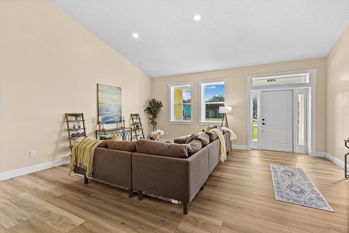 VERO LAKE ESTATES UNIT 5A - Residential