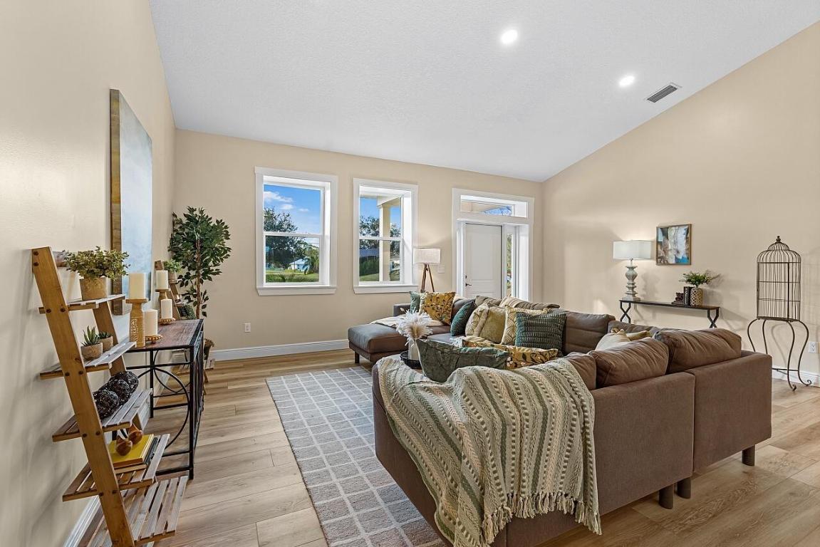 VERO LAKE ESTATES UNIT 5A - Residential