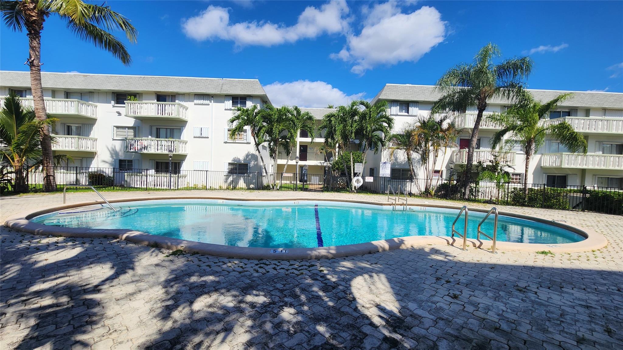 Ola Condo - Residential