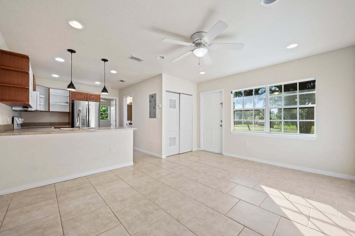 TROPICOLONY SUB - Residential Lease