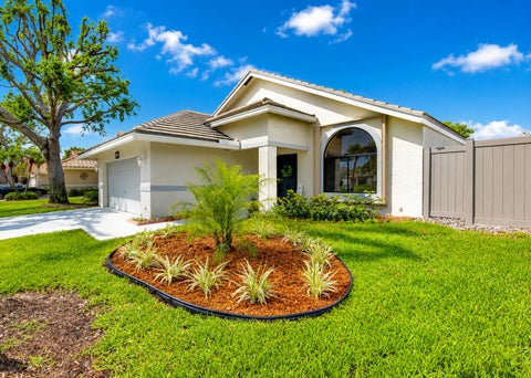 Tiny photo for 182 Temple Avenue, Boynton Beach, FL 33436 (MLS # B26035367)