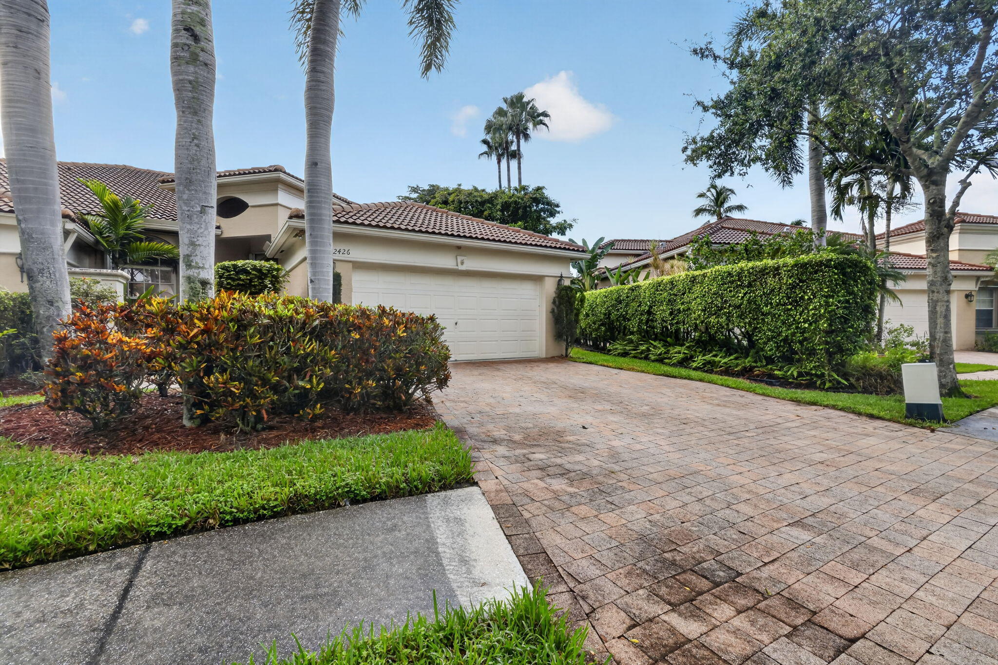 2426 SANDY CAY