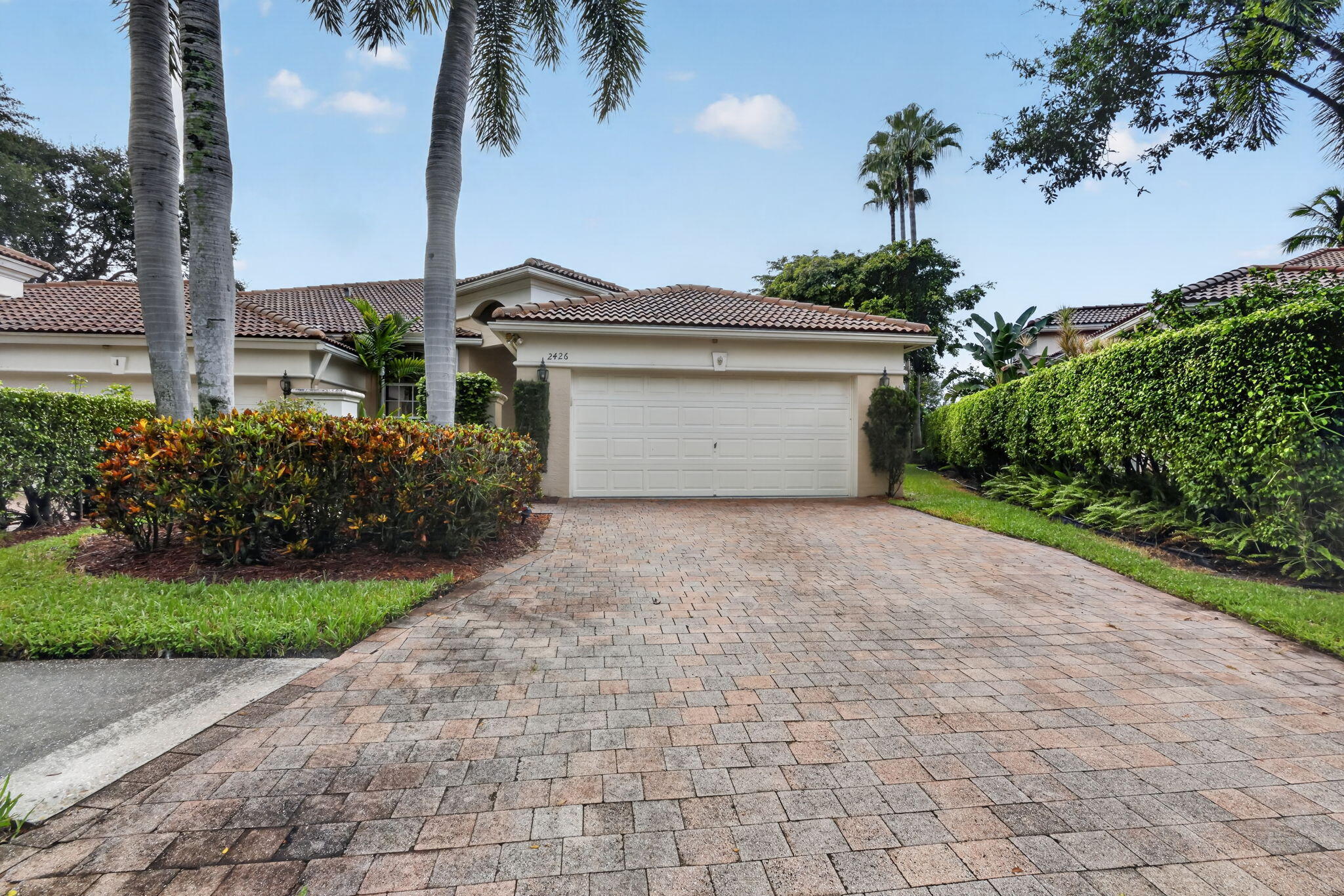 2426 SANDY CAY