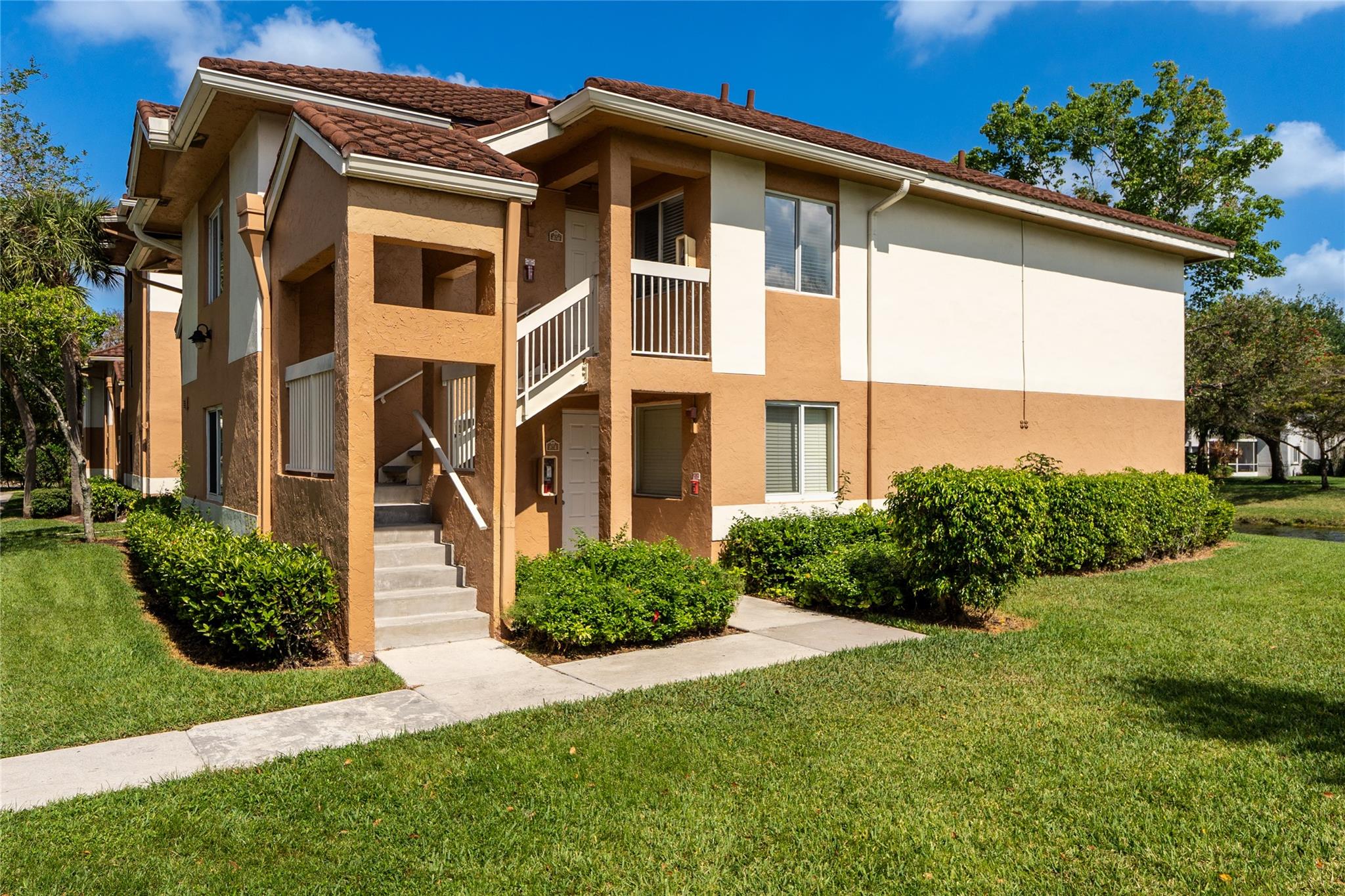 876 NW 92nd Ave 876