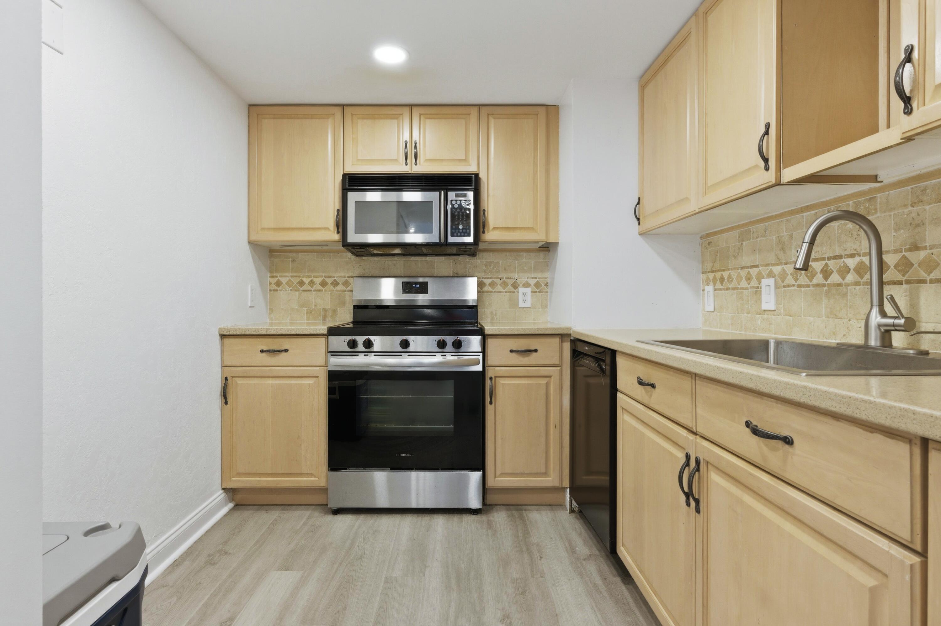 5600 N Flagler Drive 1605