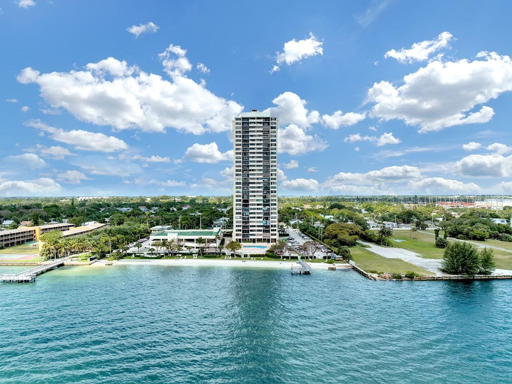 Photo of 5600 N Flagler Drive #1605, West Palm Beach, FL 33407 (MLS # B26029918)