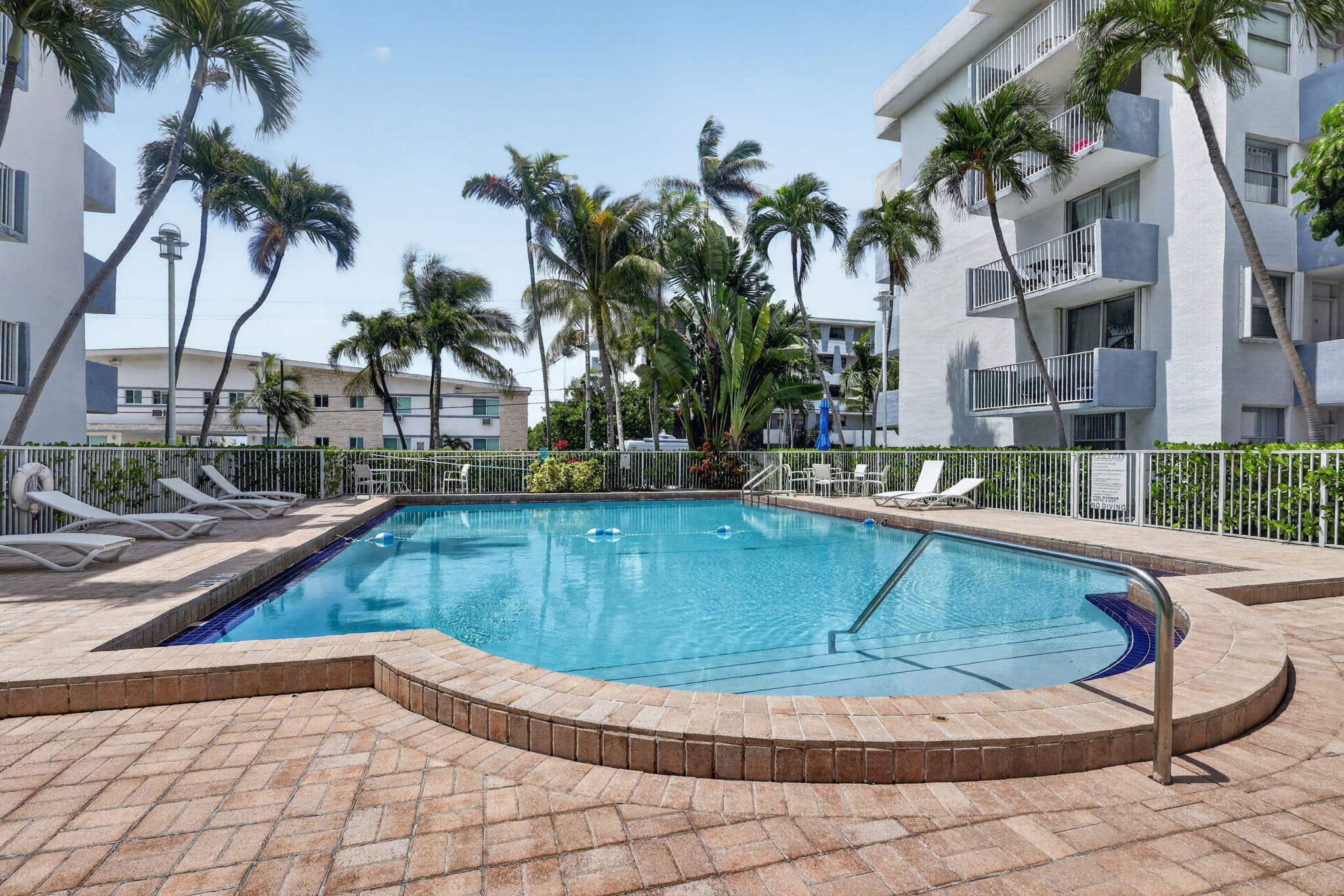 1801 S Treasure Drive 415, North Bay Village FL 33141