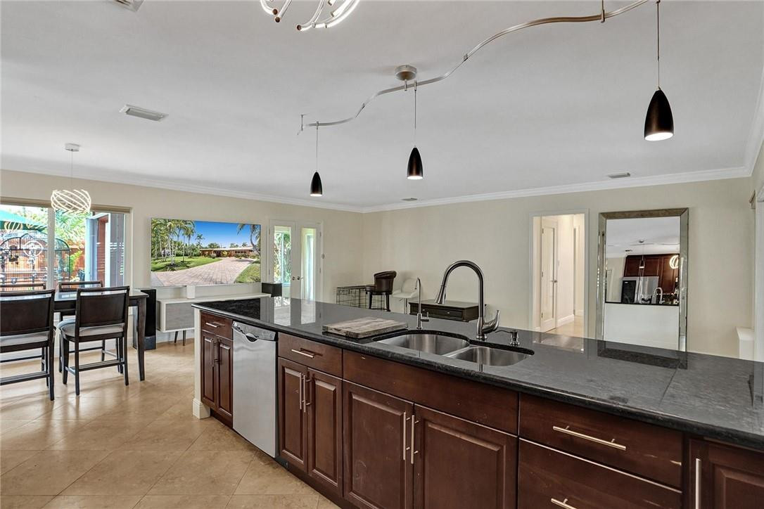 Coral Woods 33-25 B - Residential