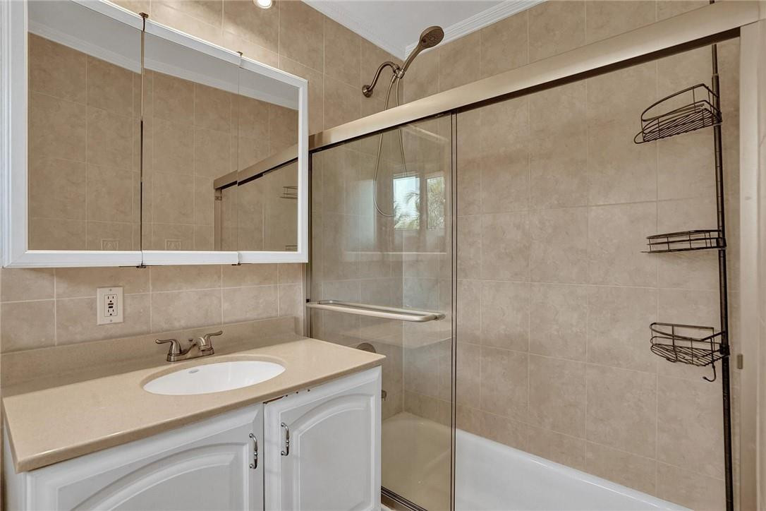 Coral Woods 33-25 B - Residential