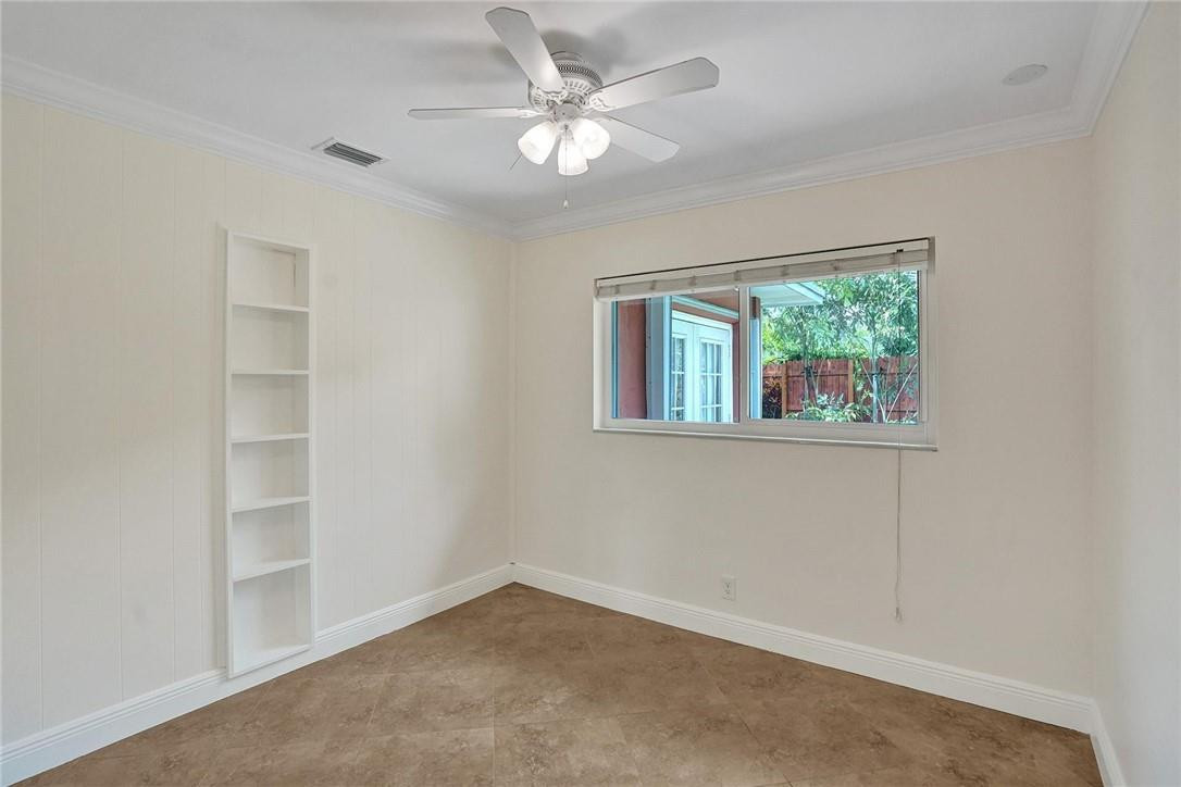 Coral Woods 33-25 B - Residential