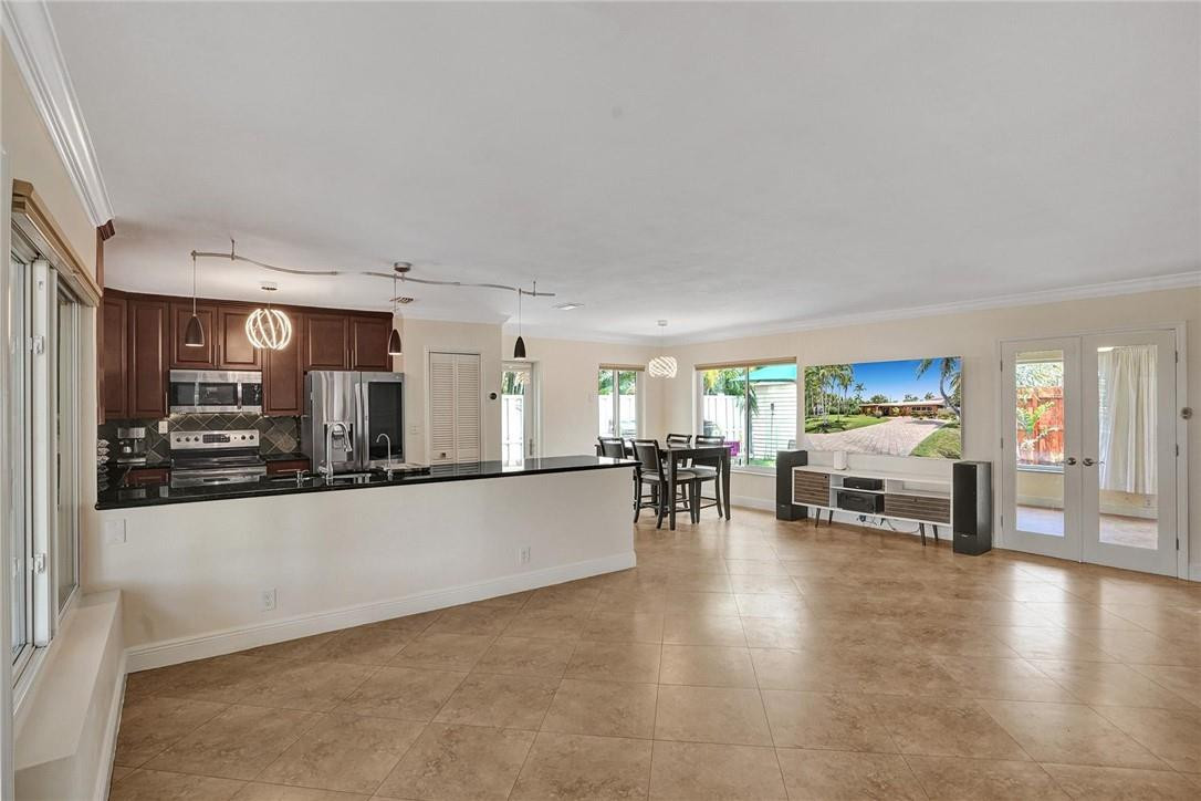 Coral Woods 33-25 B - Residential