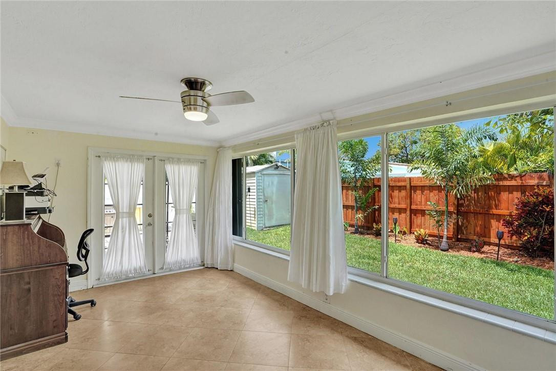 Coral Woods 33-25 B - Residential