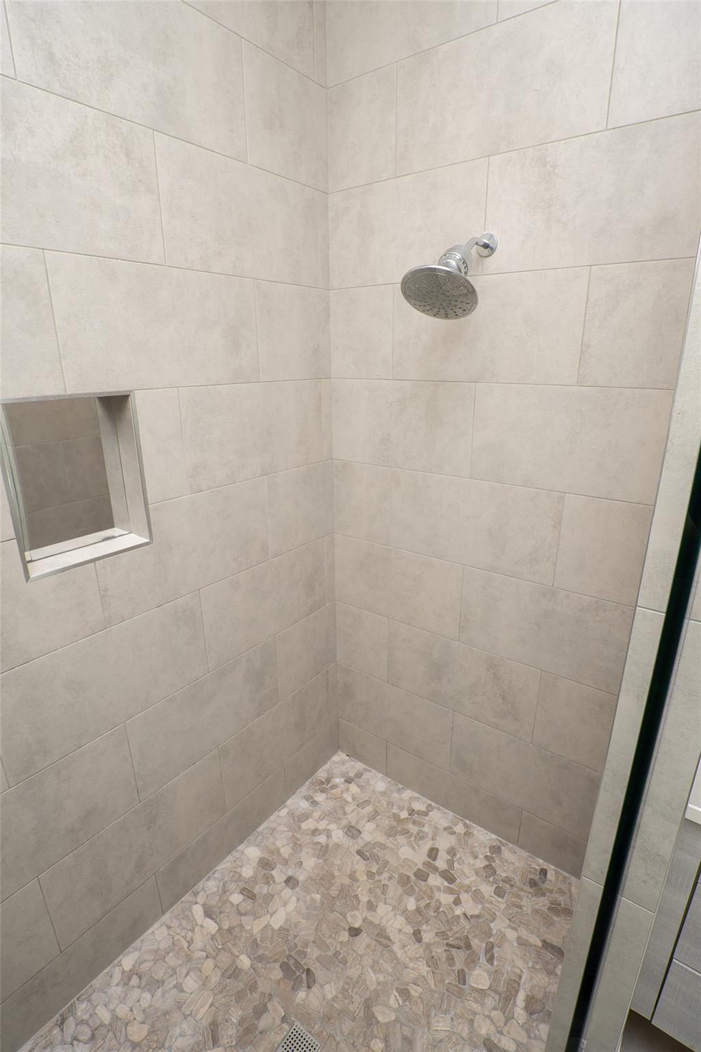 Triple H Ranch 182-111 B - Residential Lease