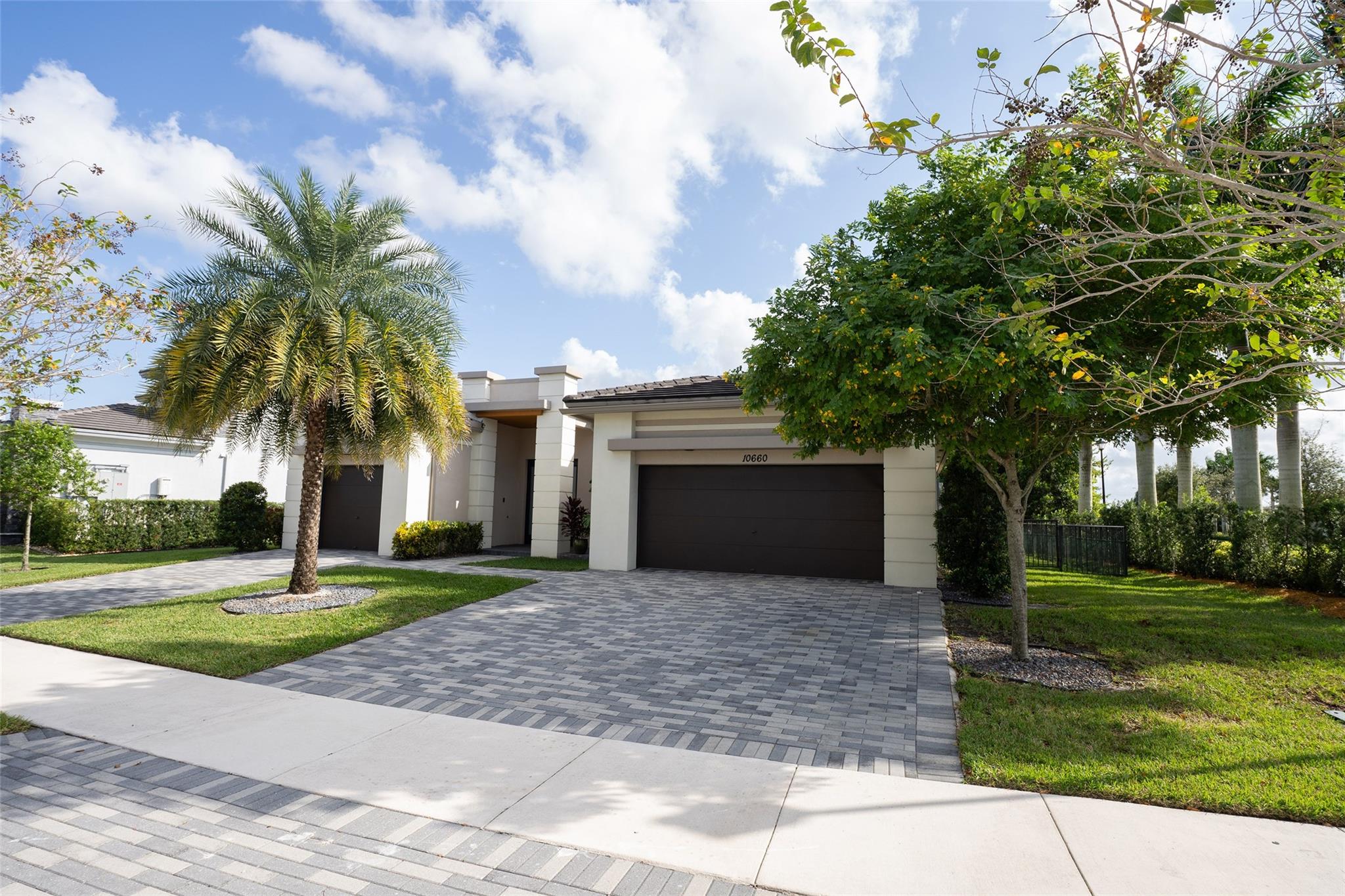 Triple H Ranch 182-111 B - Residential Lease