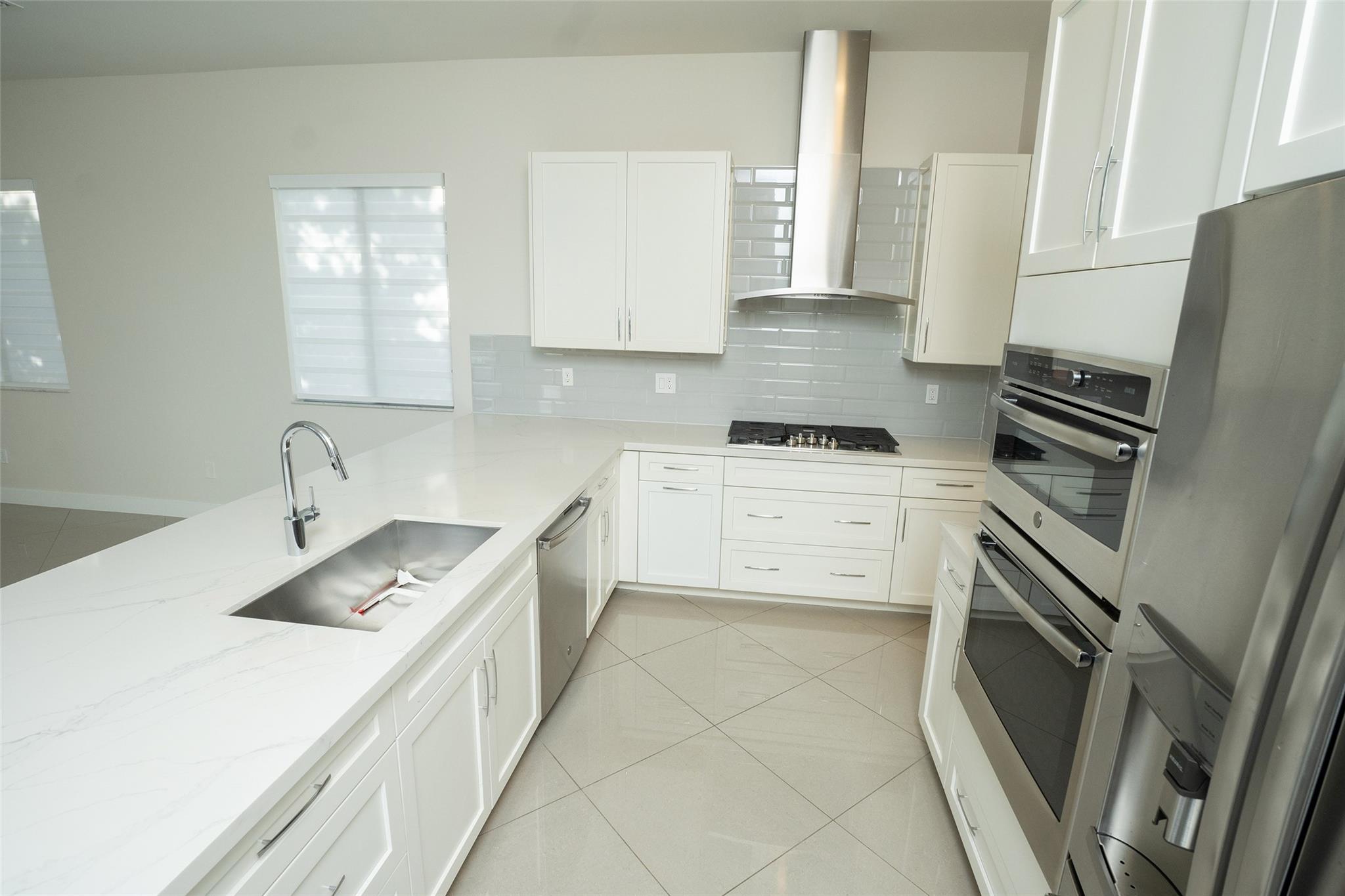 Triple H Ranch 182-111 B - Residential Lease